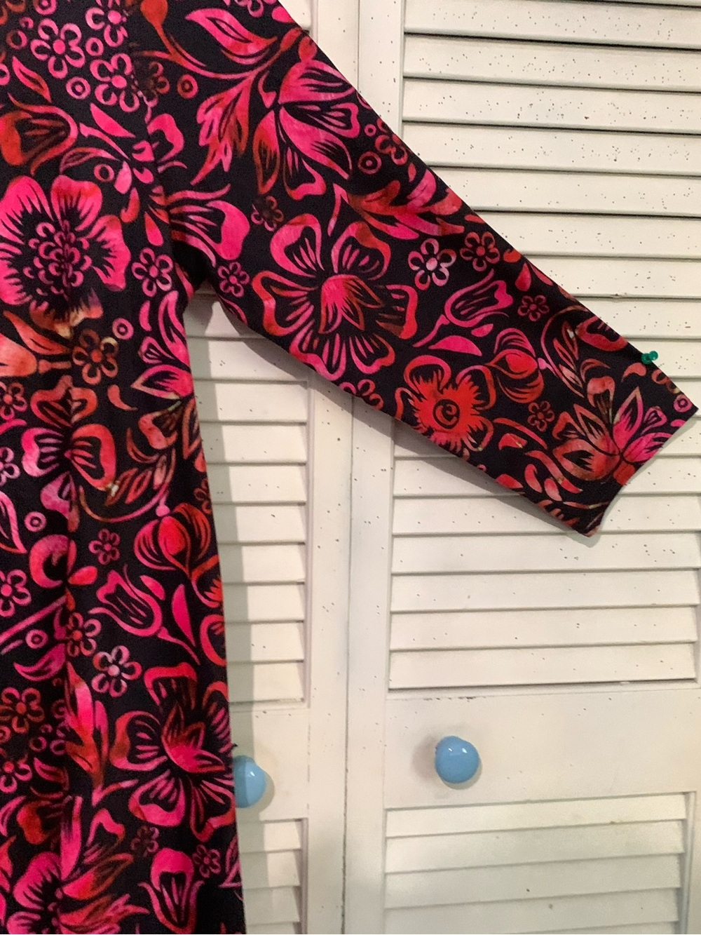 Enmain Floral Scoop Neck Tunic Swing Top in Pink and Black - Picture 4 of 7